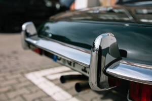 Image 25/63 of Jaguar E-Type (1969)