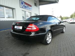 Bild 4/18 von Mercedes-Benz CLK 320 (2003)