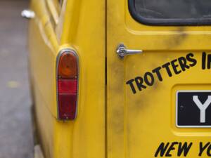 Bild 19/32 von Reliant Regent Van 10cwt (1969)