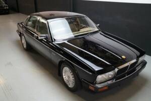 Image 21/47 of Jaguar XJ12 6.0 (1994)
