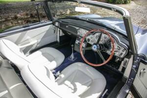 Immagine 13/24 di Aston Martin DB 6 Volante (1967)