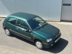 Bild 6/24 von Renault Clio I 1.2 (1995)