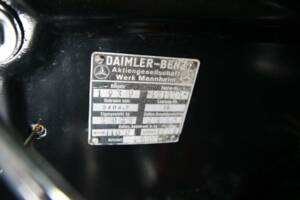 Image 35/50 of Mercedes-Benz 320 Cabriolet B (1939)