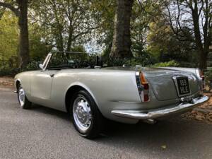 Immagine 7/50 di Alfa Romeo 2600 Spider (1964)