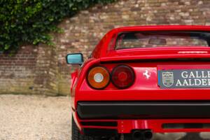 Image 42/50 de Ferrari 308 GTSi (1981)
