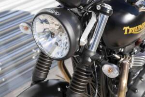 Immagine 38/42 di Triumph Street Twin Bonneville (2021)
