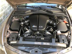 Bild 16/22 von BMW M6 (2006)