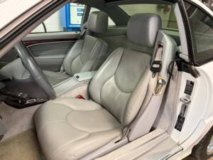 Image 8/17 de Mercedes-Benz SL 500 (1999)