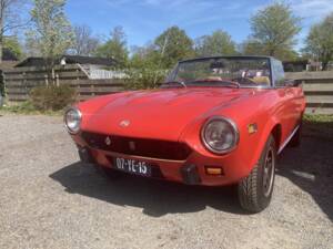 Image 4/8 of FIAT 124 Spider CS1 (1975)