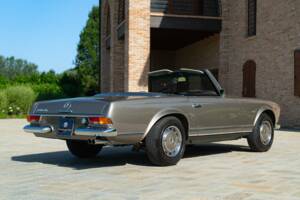 Image 9/50 of Mercedes-Benz 280 SL (1969)