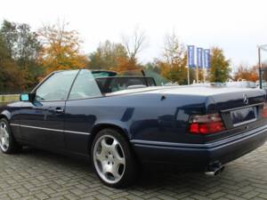 Afbeelding 5/8 van Mercedes-Benz E 200 (1995)