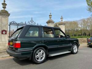 Imagen 7/50 de Land Rover Range Rover 4.6 Vogue (2001)