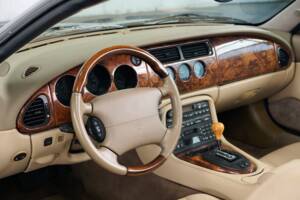Bild 40/50 von Jaguar XK8 4.0 (2002)