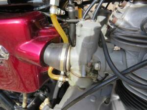 Image 26/44 of Triumph DUMMY (1976)