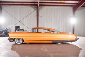 Image 2/34 of Lincoln Premiere Hardtop Coupé (1956)
