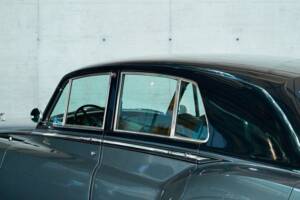 Image 19/50 of Bentley S 3 (1964)