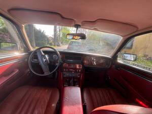Image 8/8 of Jaguar XJ 6 4.2 (1985)