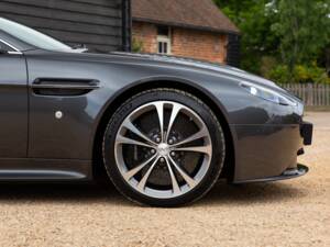 Bild 9/79 von Aston Martin V12 Vantage (2011)