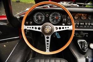 Image 37/50 of Jaguar E-Type (1969)