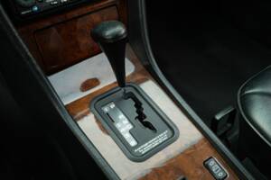 Image 37/50 of Mercedes-Benz 300 CE-24 (1991)