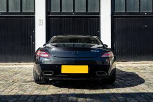 Bild 22/38 von Mercedes-Benz SLS AMG (2011)
