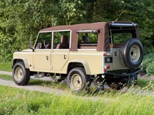 Bild 3/31 von Land Rover Defender 110 (2005)