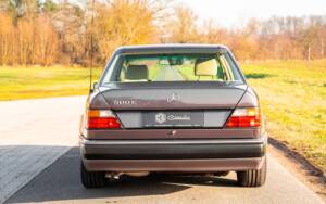 Bild 5/38 von Mercedes-Benz 500 E (1991)