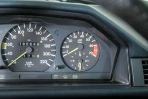 Bild 21/50 von Mercedes-Benz 230 E (1985)