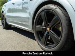 Imagen 6/34 de Porsche Cayenne Coupé E-Hybrid (2026)