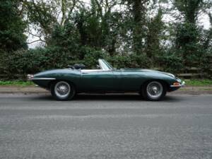 Image 25/25 de Jaguar E-Type (1970)