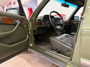 Image 7/19 of Mercedes-Benz 280 SEL (1983)