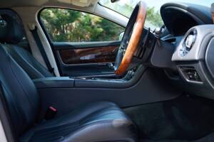 Bild 20/50 von Jaguar XJ 5.0 (2012)