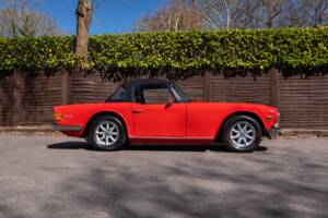 Immagine 21/41 di Triumph TR 6 PI (1972)