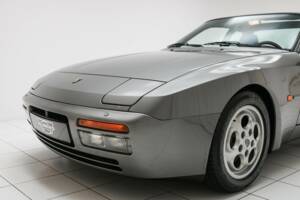 Bild 15/19 von Porsche 944 Turbo (1988)