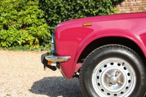 Image 20/50 of Alfa Romeo Giulia Nuova Super 1300 (1975)