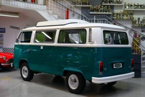 Bild 9/38 von Volkswagen T2b Camper (1974)