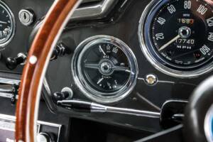Afbeelding 28/30 van Aston Martin DB 4 (1959)