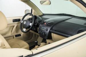Bild 33/50 von Volkswagen New Beetle 1.6 (2003)