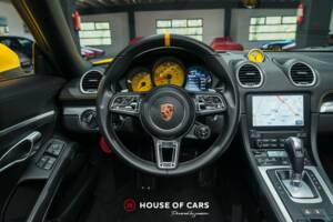 Immagine 16/25 di Porsche 718 Boxster S (2017)