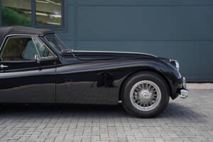 Image 36/50 of Jaguar XK 140 DHC (1956)