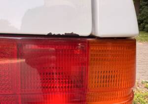 Immagine 66/75 di BMW 320i (1988)