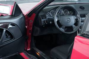 Image 36/50 de Mercedes-Benz SL 500 (1996)