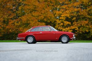Bild 17/21 von Alfa Romeo 2000 GT Veloce (1974)