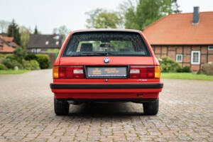 Bild 17/37 von BMW 316i Touring (1991)