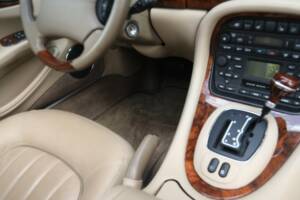 Bild 21/50 von Jaguar XJ 8 4.0 Executive (2001)