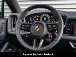 Obraz 9/33 pojazdu Porsche Cayenne Coupé Turbo S E-Hybrid (2026)