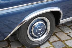 Image 14/14 of Mercedes-Benz 300 SE (1967)