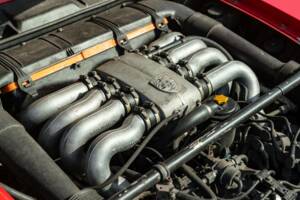 Image 38/50 of Porsche 928 S (1984)