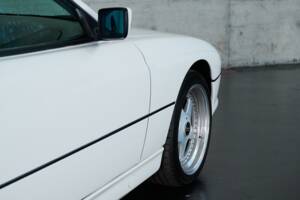 Immagine 30/50 di BMW 850i (1990)