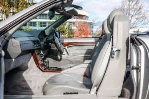 Image 27/43 of Mercedes-Benz SL 500 (1996)